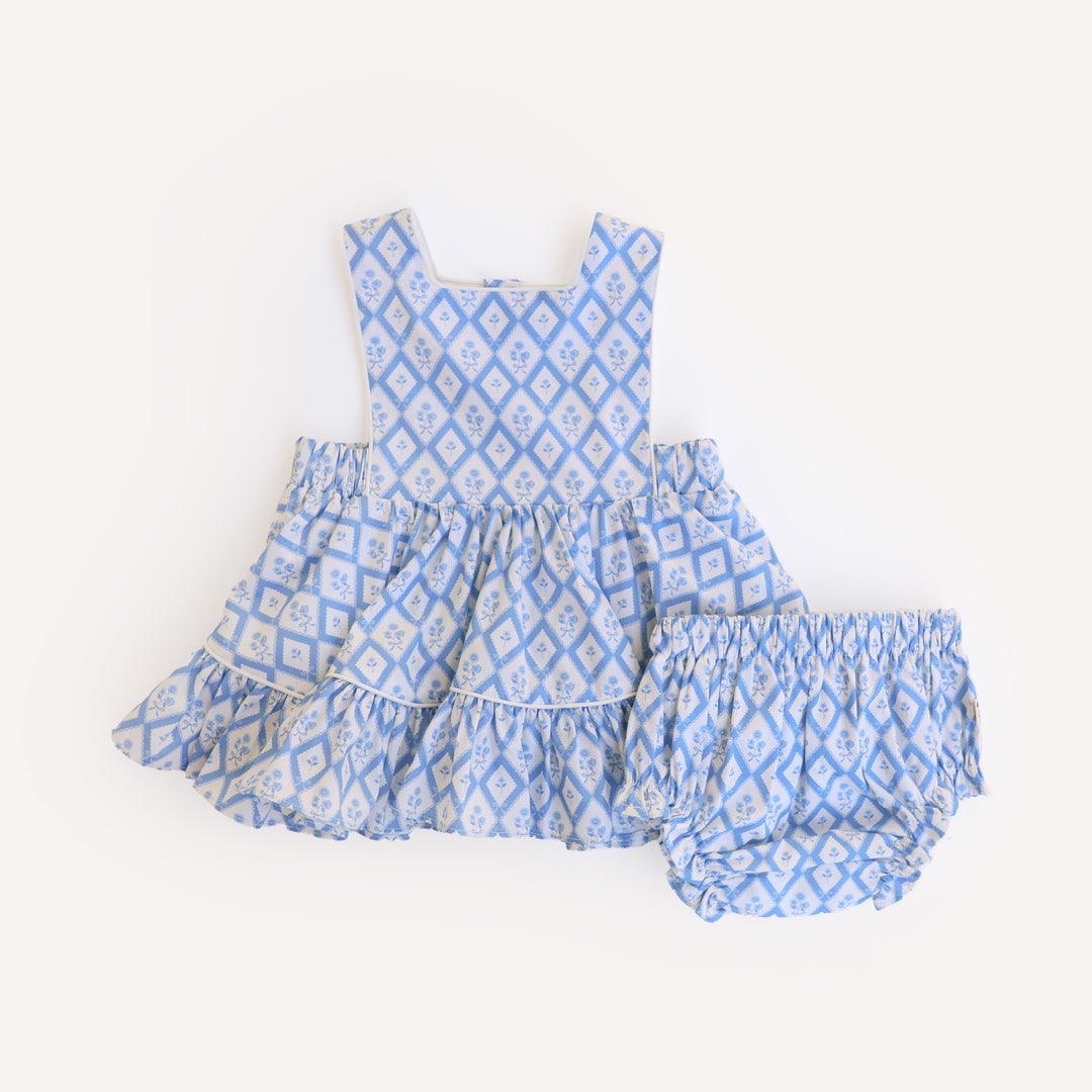 Aralia Pinny Set