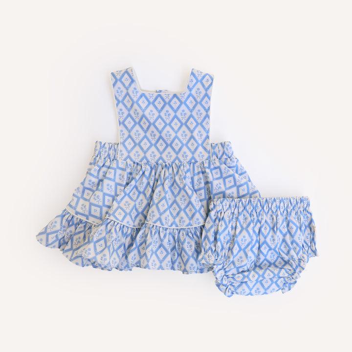 Aralia Pinny Set