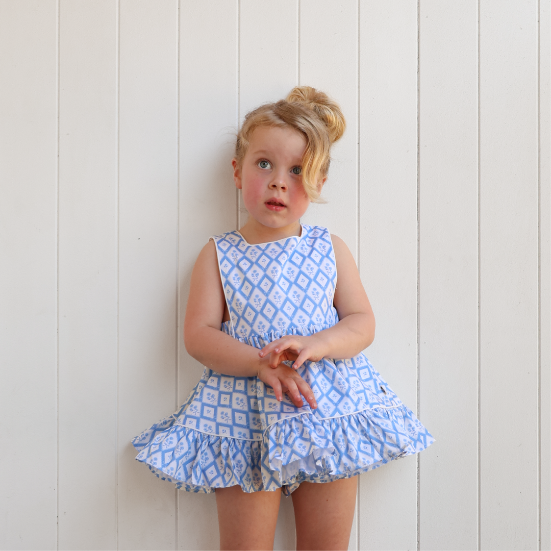 Aralia Pinny Set