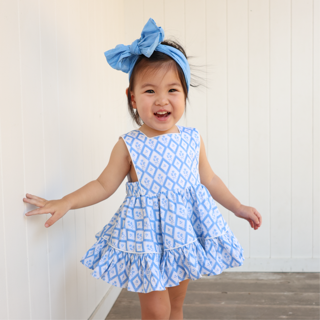 Aralia Pinny Set