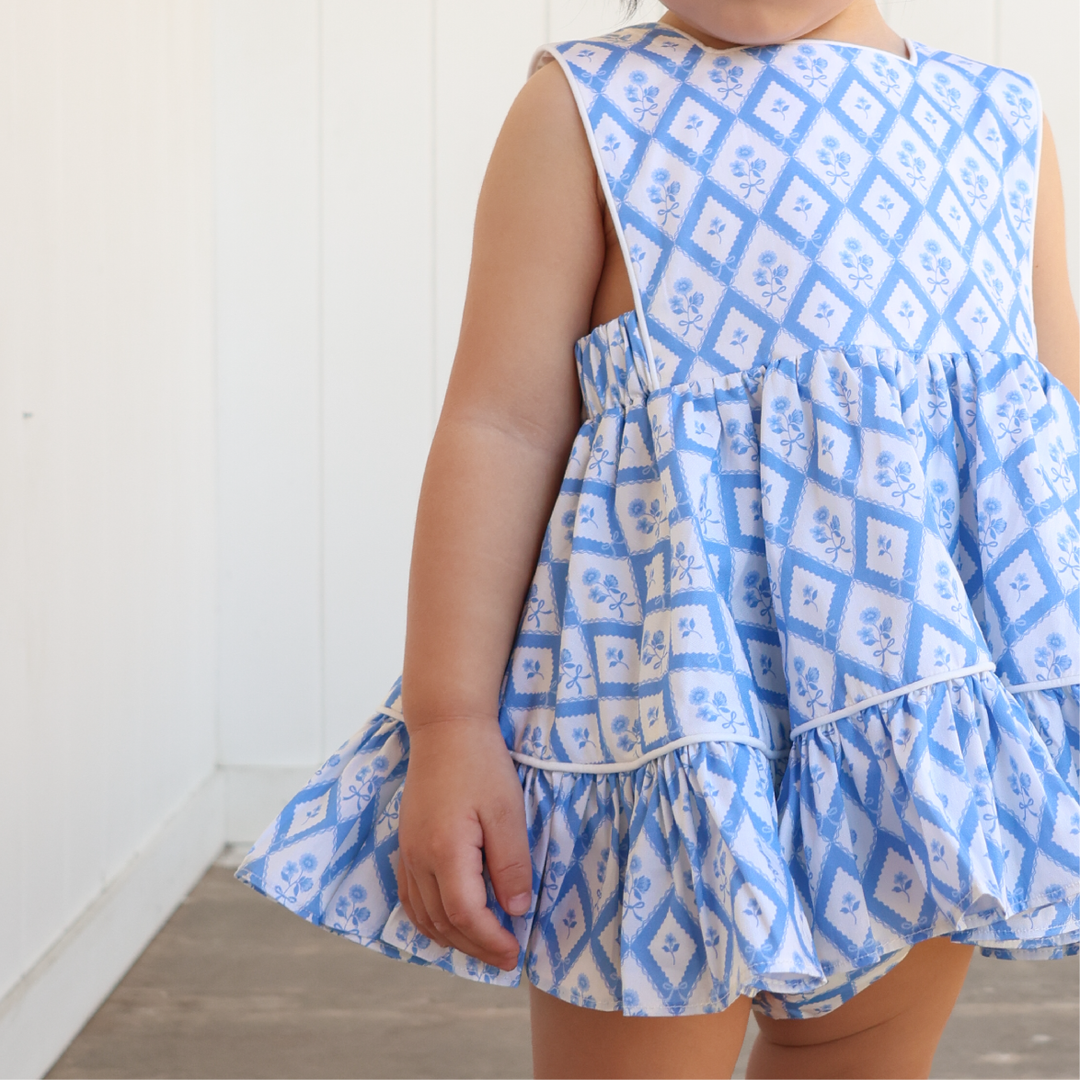 Aralia Pinny Set