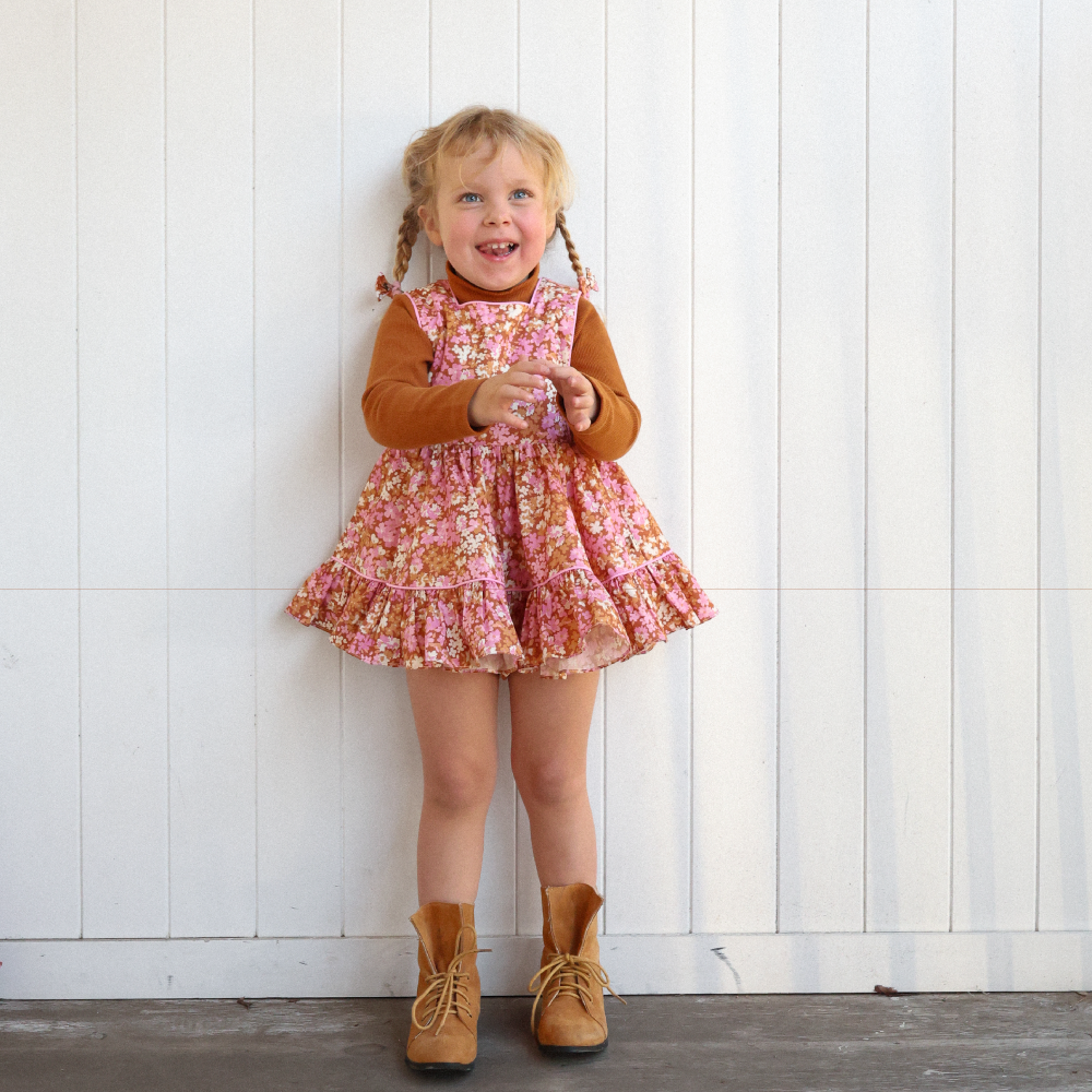 Navarlya Pinny Set